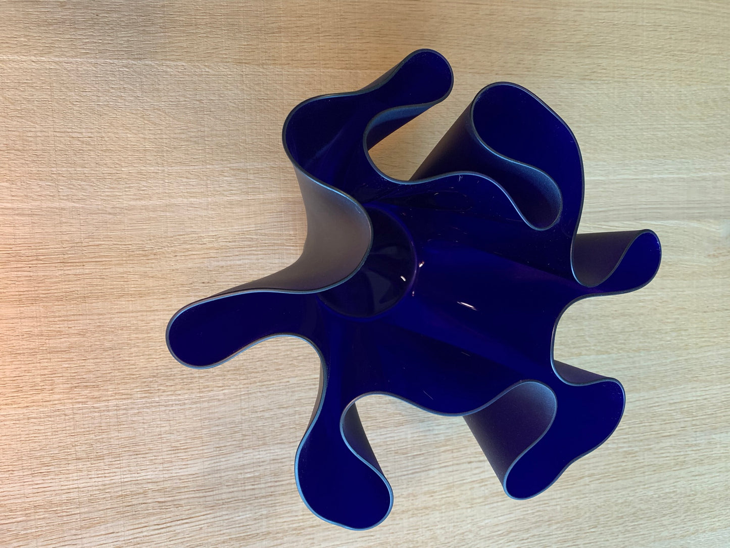 Cartoccio – Fontana Arte | Pietro Chiesa – Vaso iconico in vetro blu cobalto