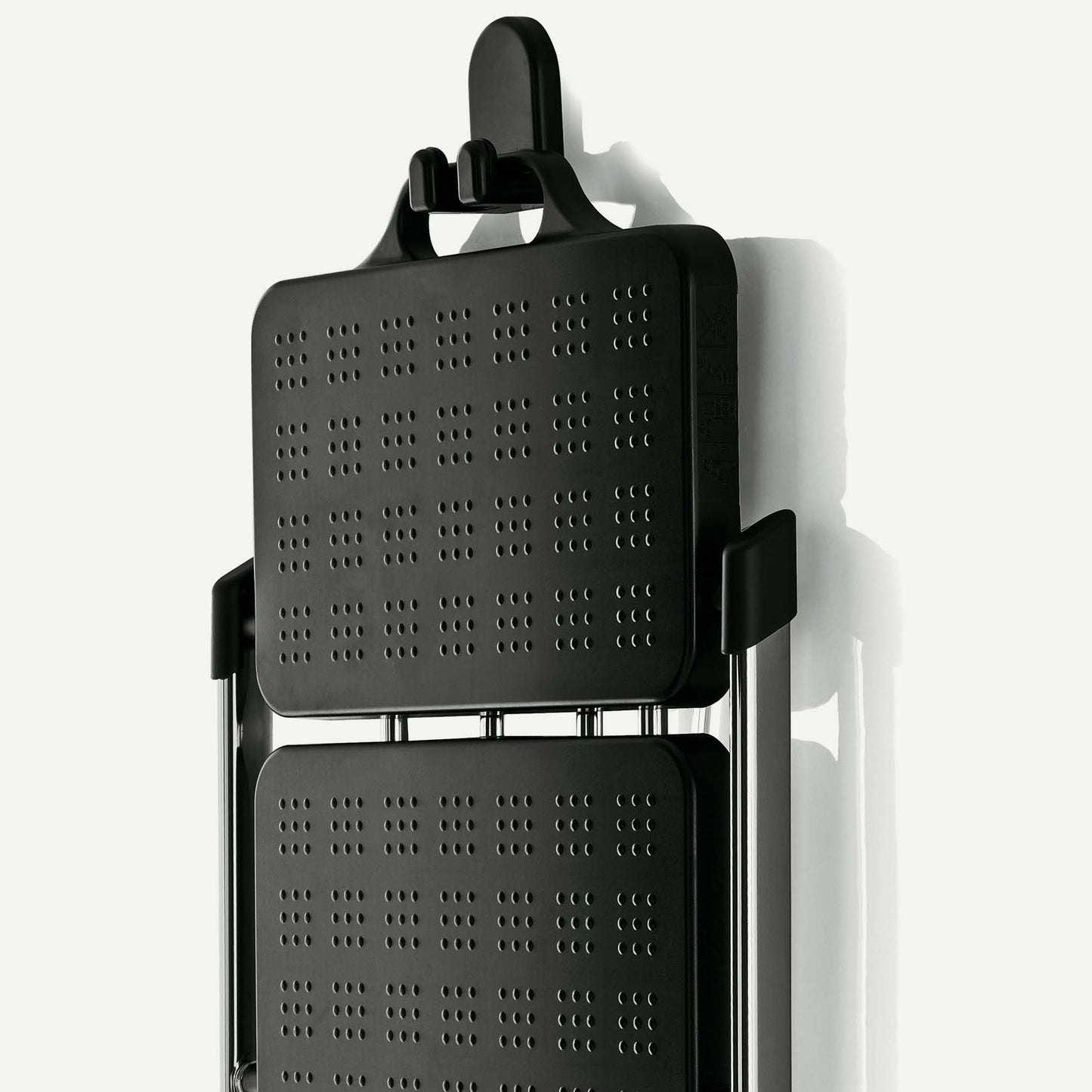 MAGIS scaletta pieghevole NUOVASTEP in acciaio alluminio e gradini in ABS