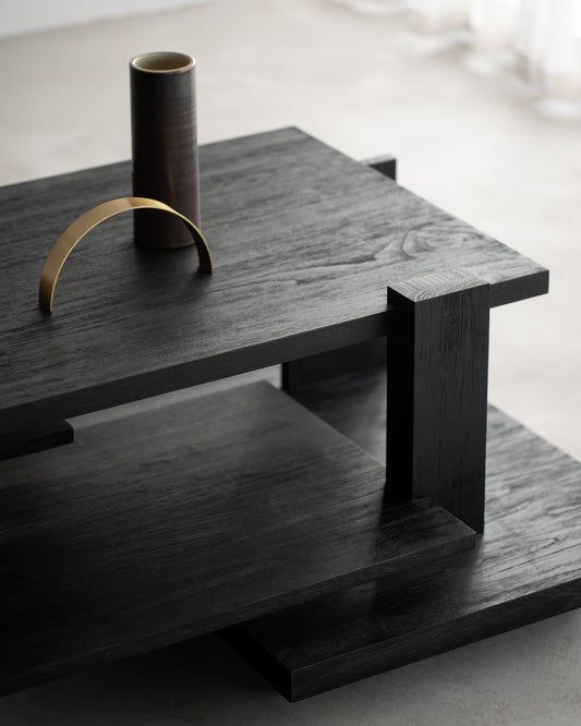 ABSTRACT di Ethnicraft | Tavolino in Teak massello verniciato nero