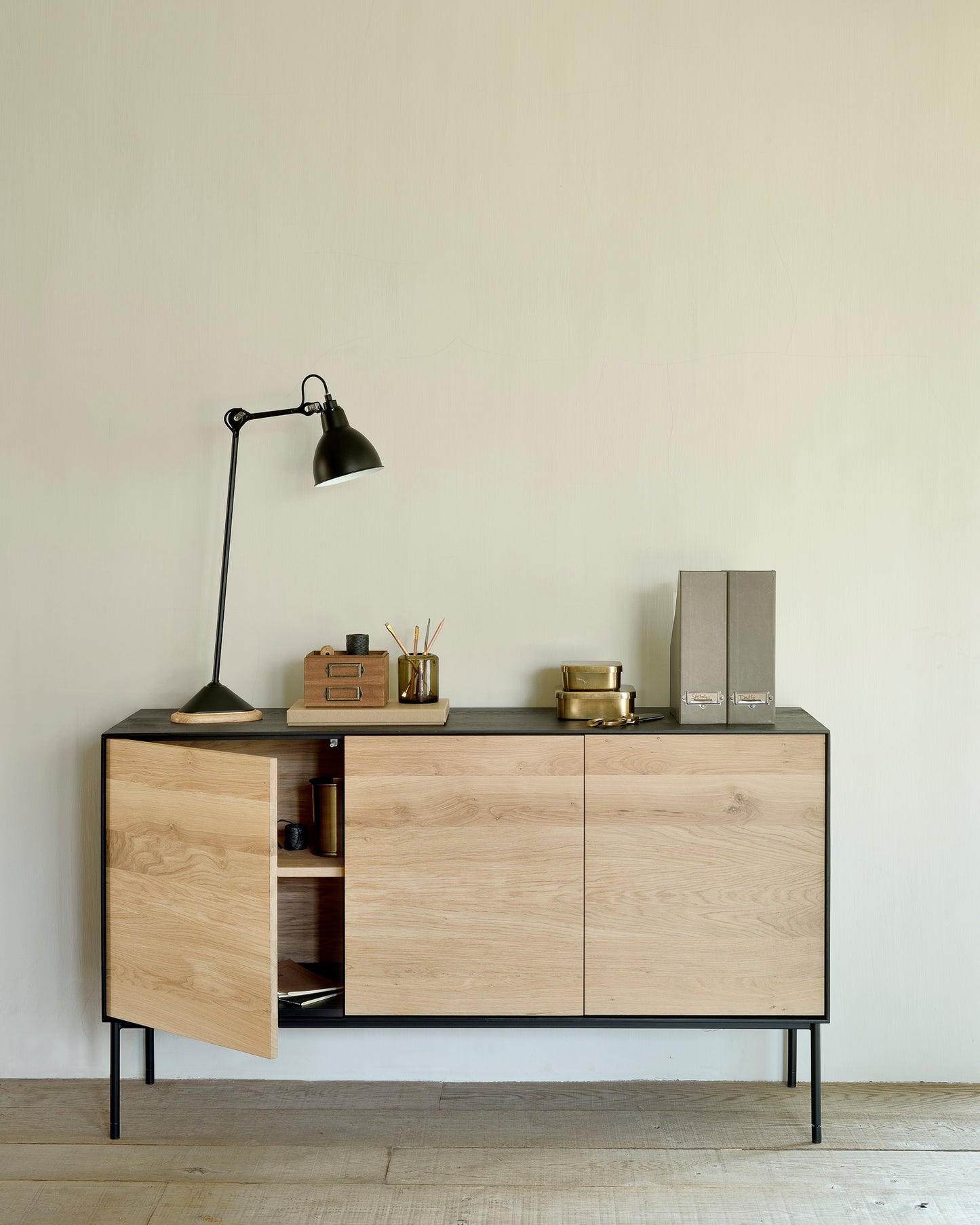 Credenza Blackbird in Rovere - 3 ante - verniciato - ginardi arredamenti srl