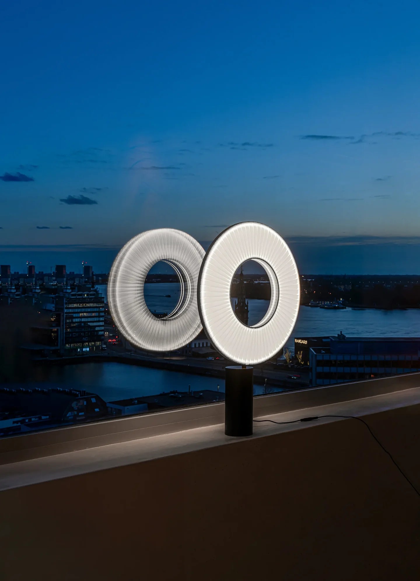 10 HEURES 10 Iris Lampada da Tavolo LED