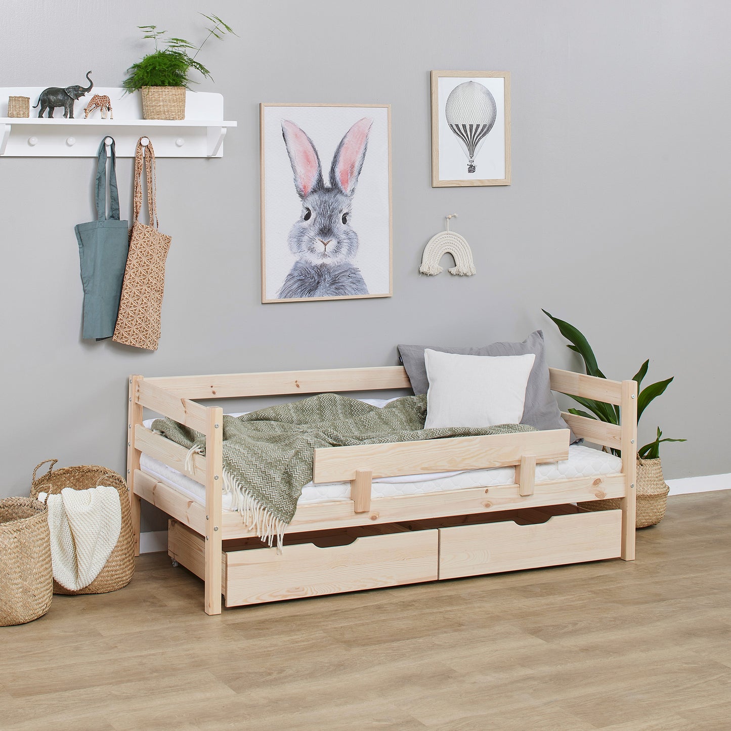 ECO Comfort junior bed with drawers and safety rail