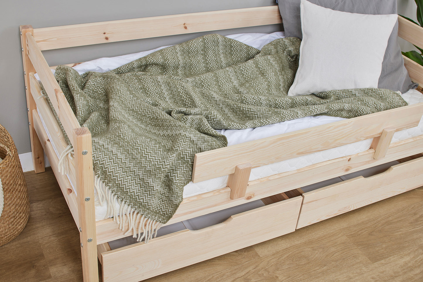 ECO Comfort junior bed with drawers and safety rail