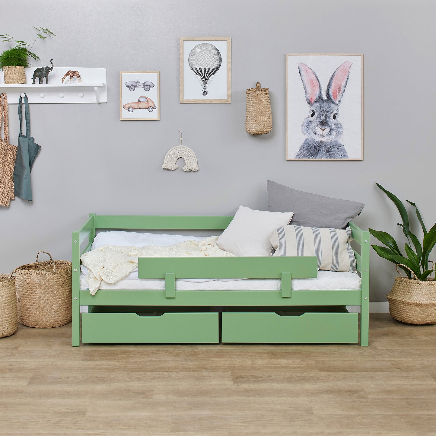 ECO Comfort junior bed with drawers and safety rail