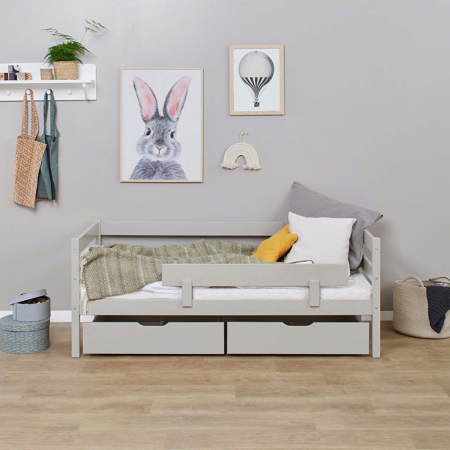 ECO Comfort junior bed with drawers and safety rail