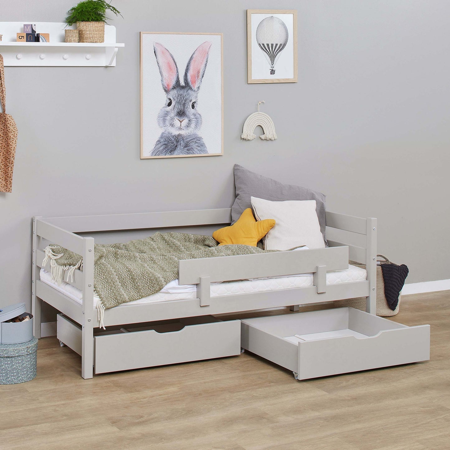 ECO Comfort junior bed with drawers and safety rail