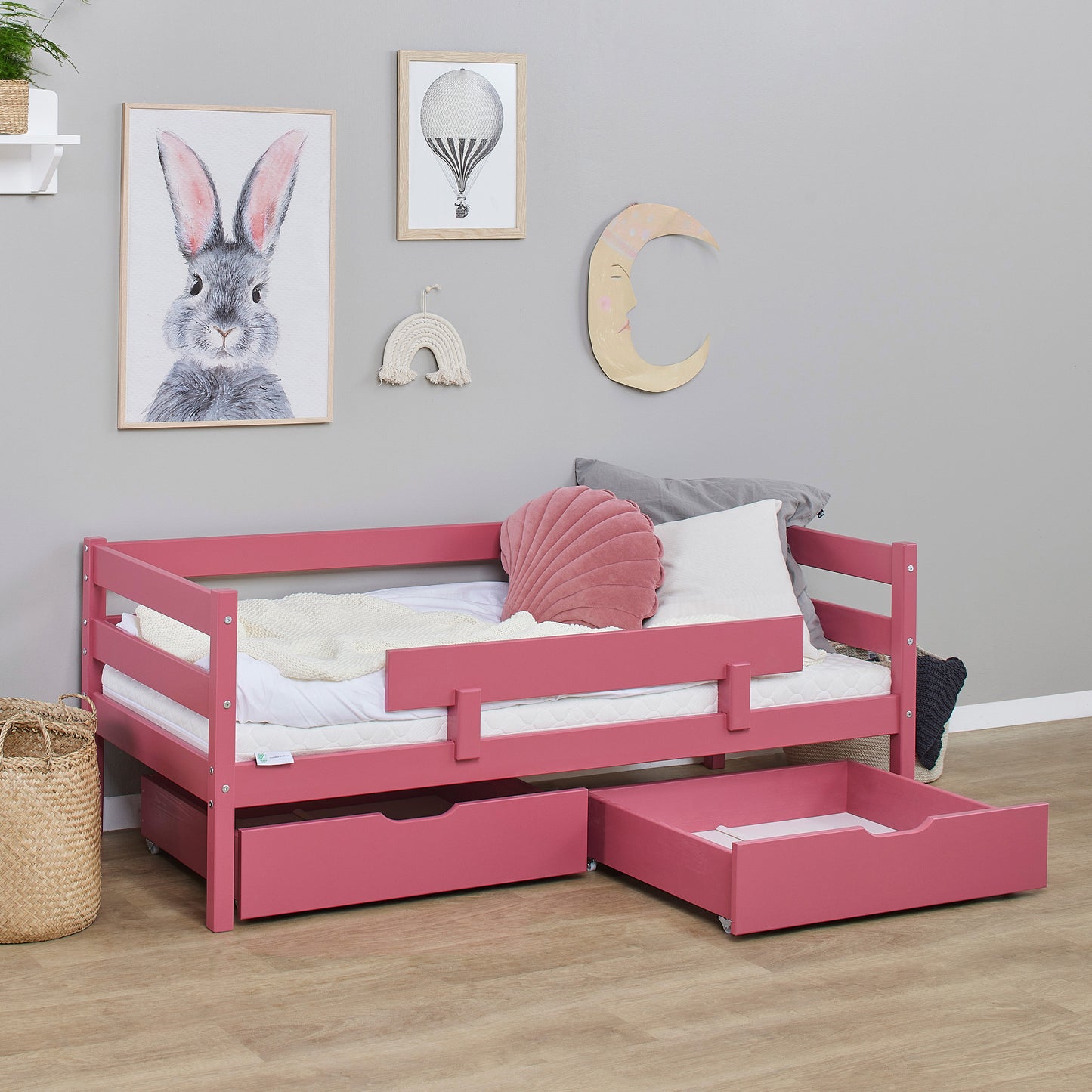 ECO Comfort junior bed with drawers and safety rail