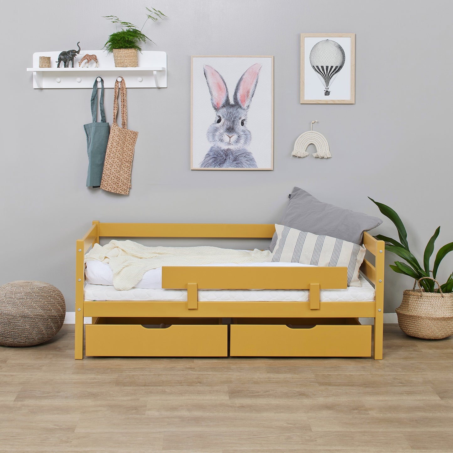 ECO Comfort junior bed with drawers and safety rail