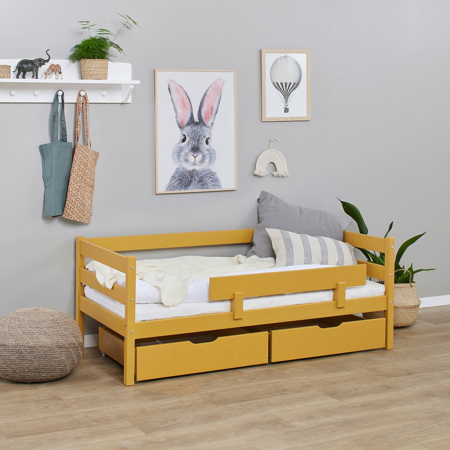 ECO Comfort junior bed with drawers and safety rail