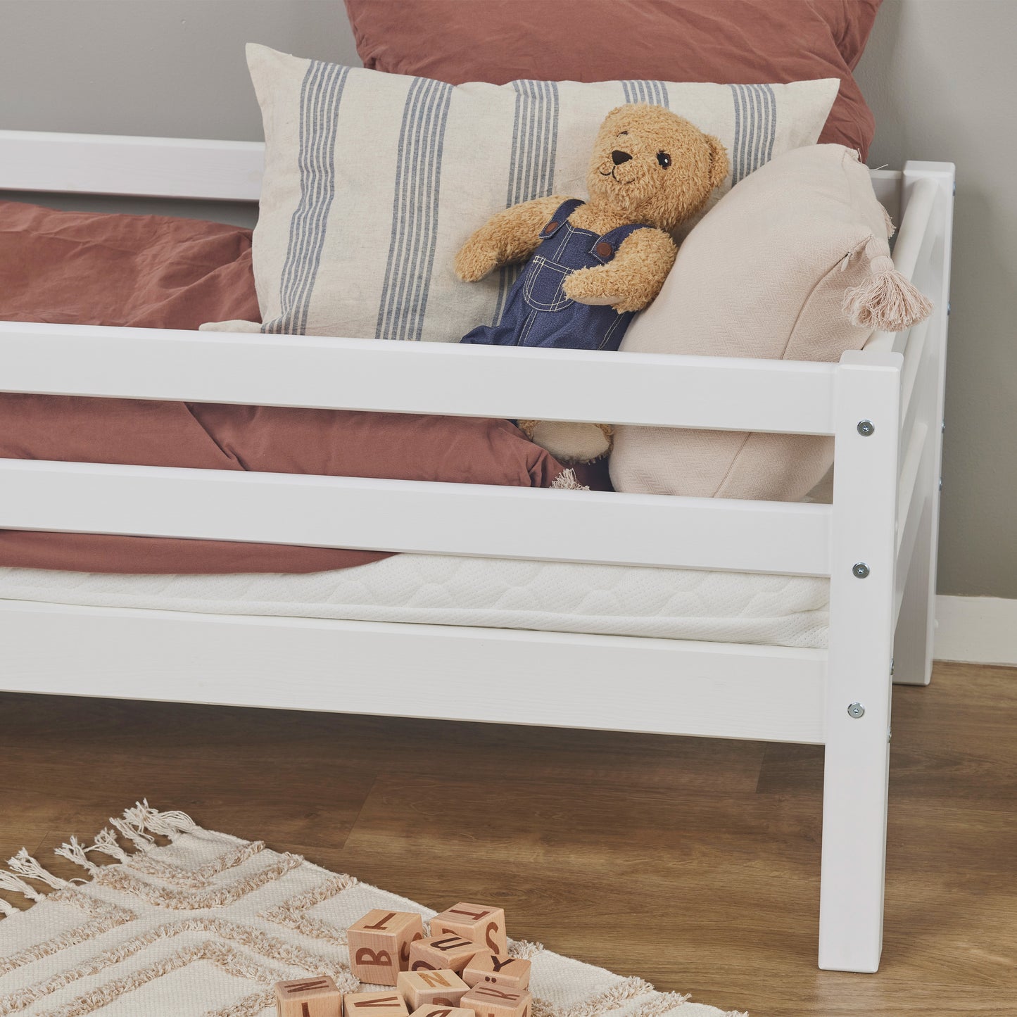 Hoppekids ECO Dream junior bed with bed rail