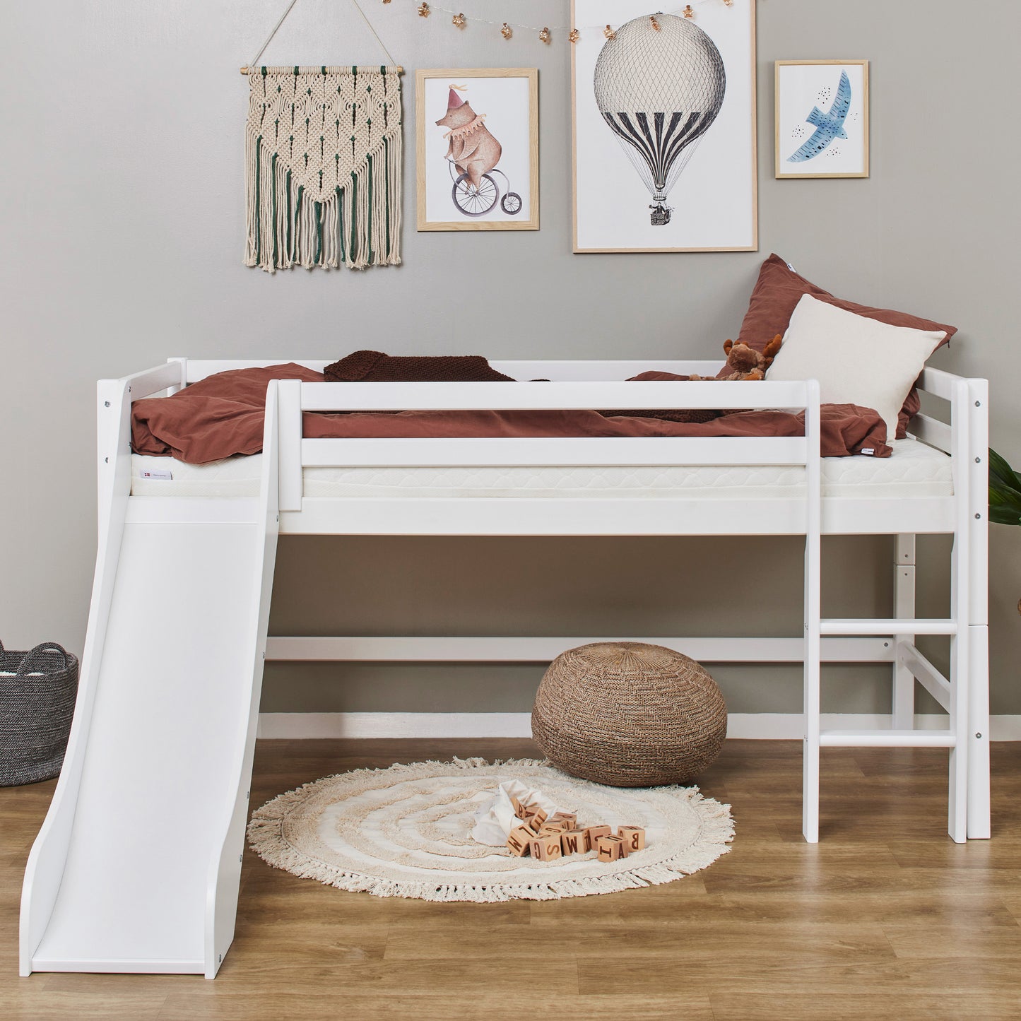 Hoppekids ECO Dream half high bed with slide