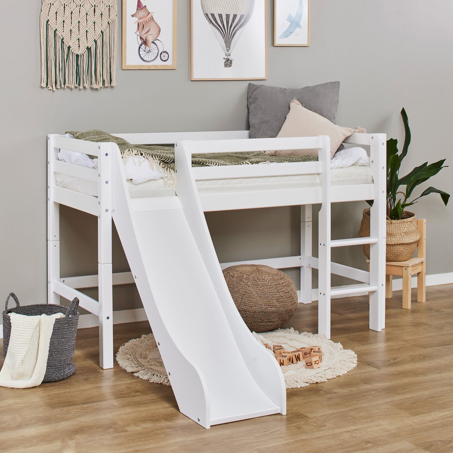 Hoppekids ECO Dream half high bed with slide