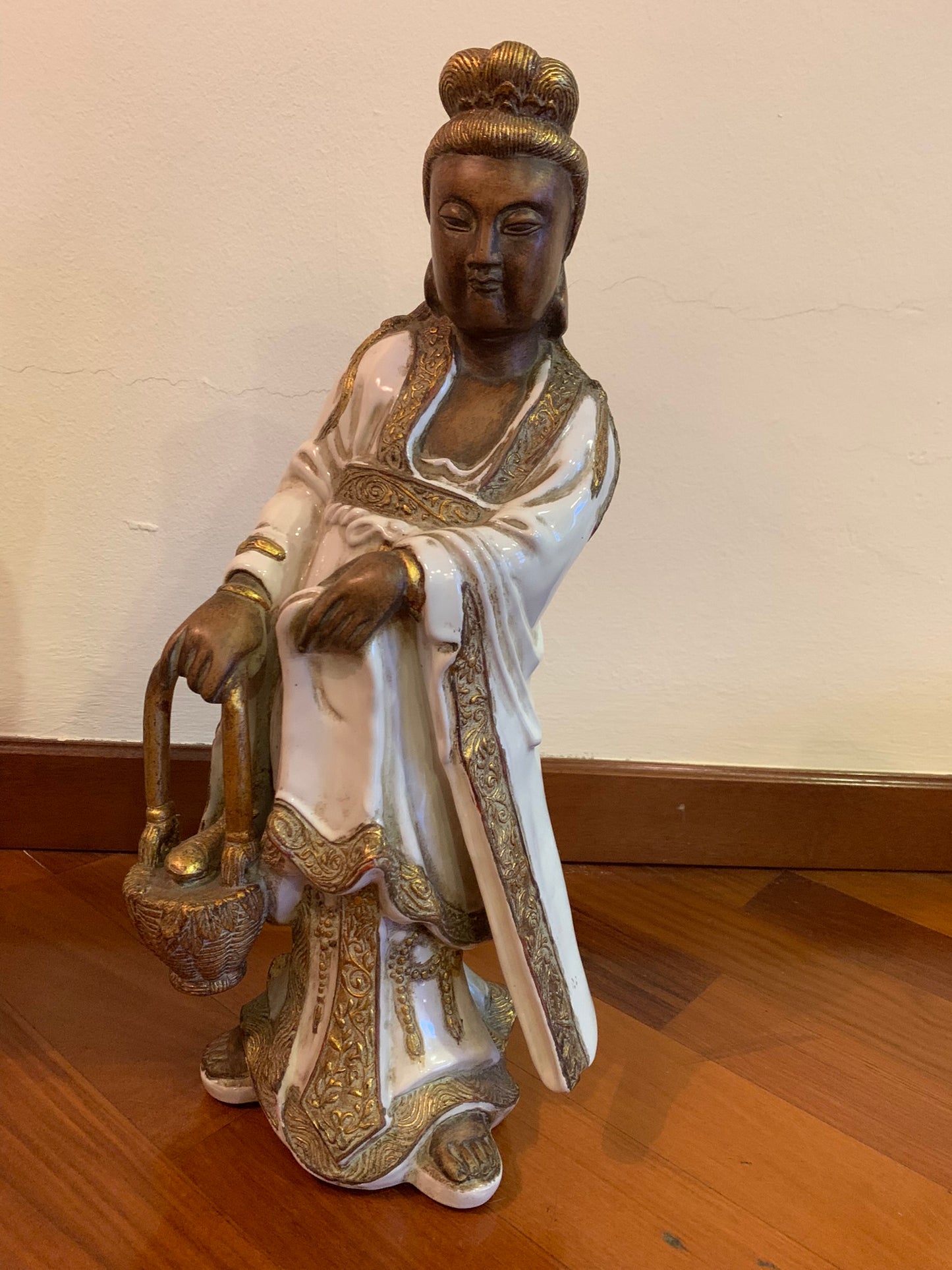 Vintage 1970s Chinese Ghinza Statues – Pair – White & Gold Oriental Figures – Collectible