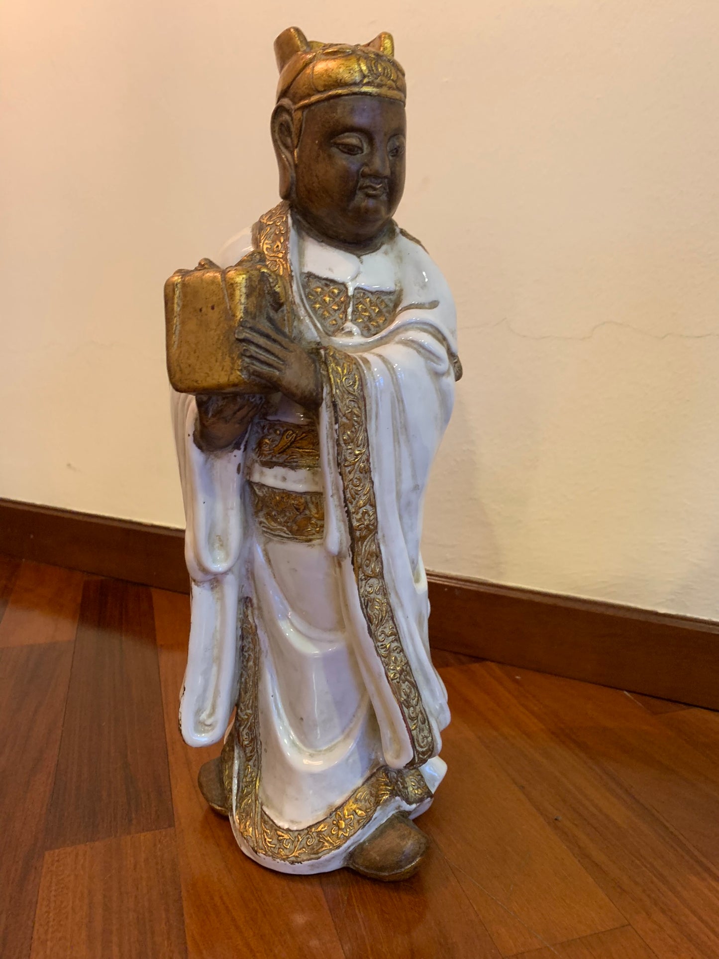 Vintage 1970s Chinese Ghinza Statues – Pair – White & Gold Oriental Figures – Collectible