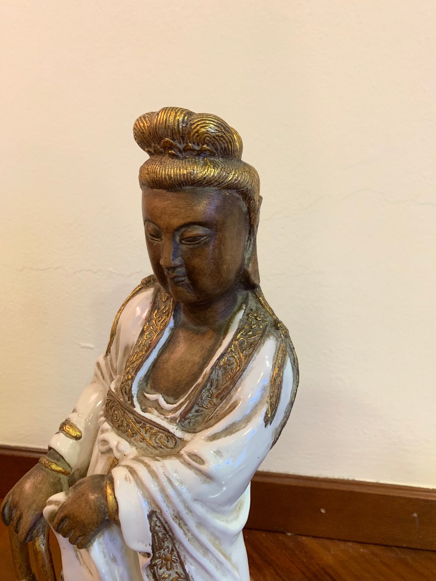 Vintage 1970s Chinese Ghinza Statues – Pair – White & Gold Oriental Figures – Collectible