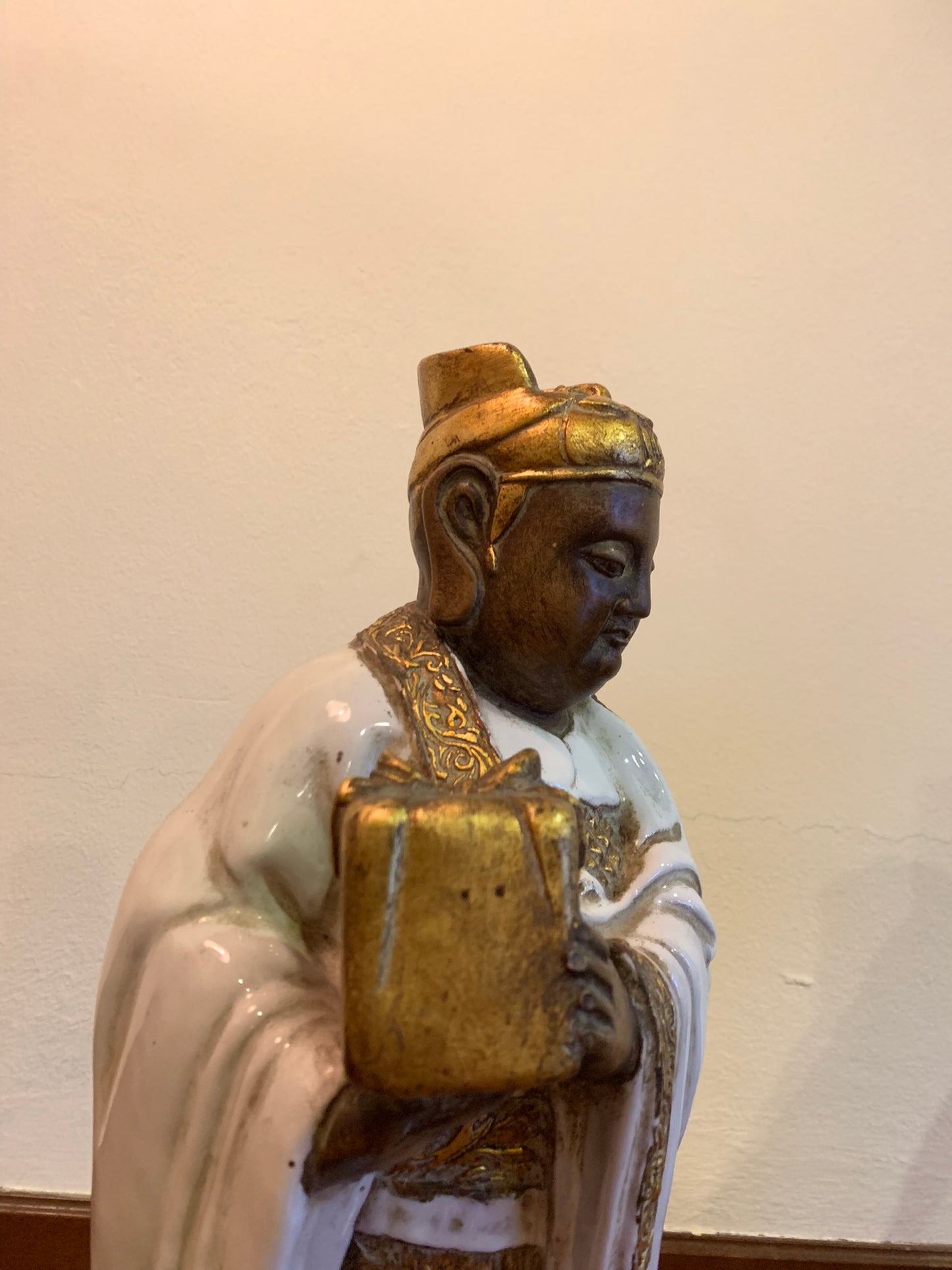 Vintage 1970s Chinese Ghinza Statues – Pair – White & Gold Oriental Figures – Collectible