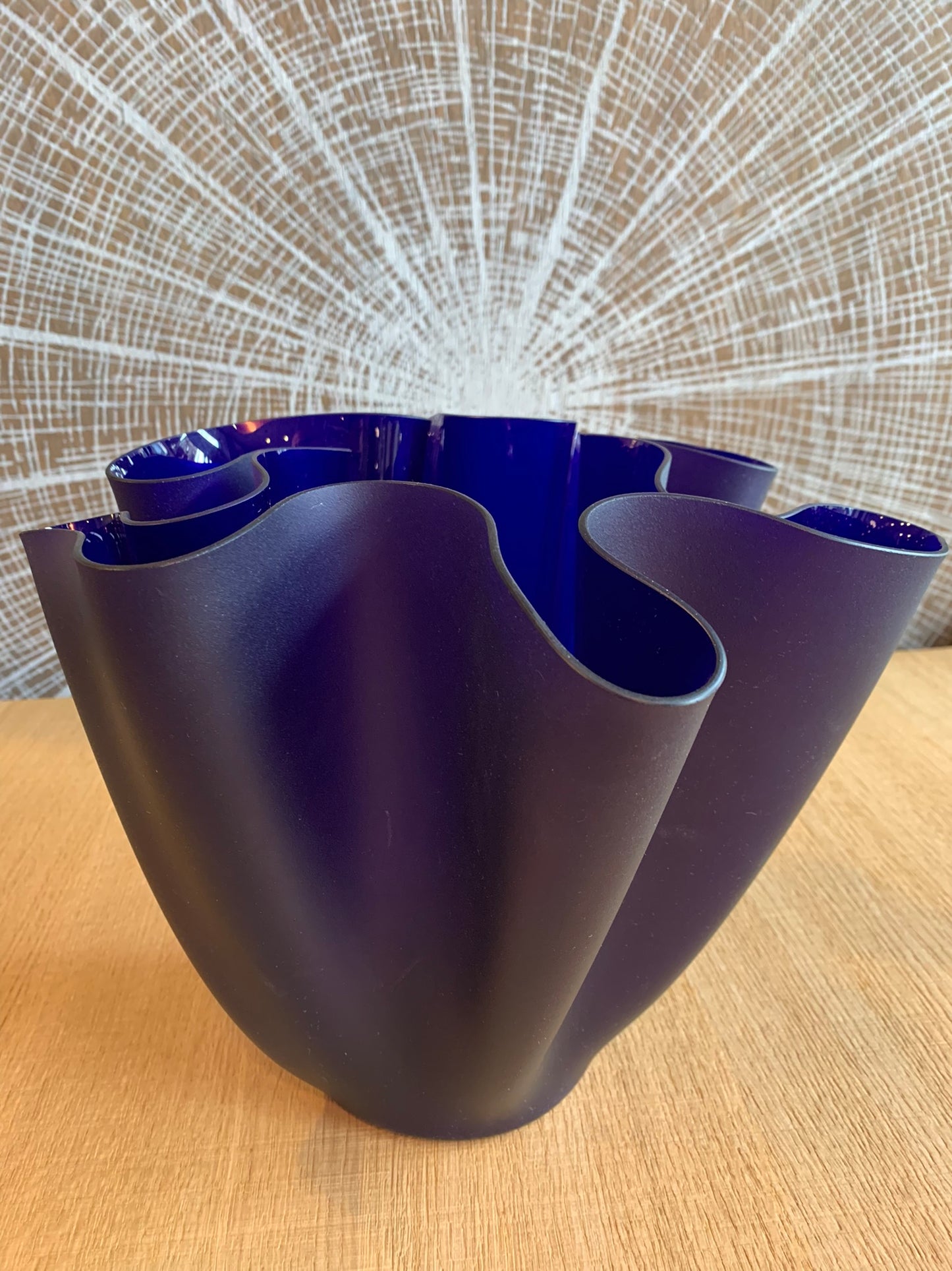 Cartoccio – Fontana Arte | Pietro Chiesa – Vaso iconico in vetro blu cobalto