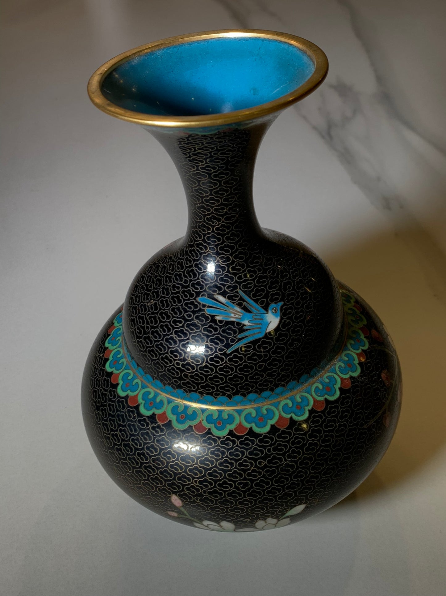 Vaso Cloisonné Cinese Vintage – Smalti Policromi su Fondo Nero