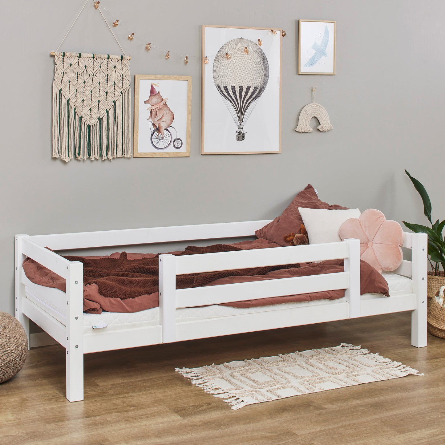 Hoppekids ECO Luxury Junior bed with 1/2 bed rail