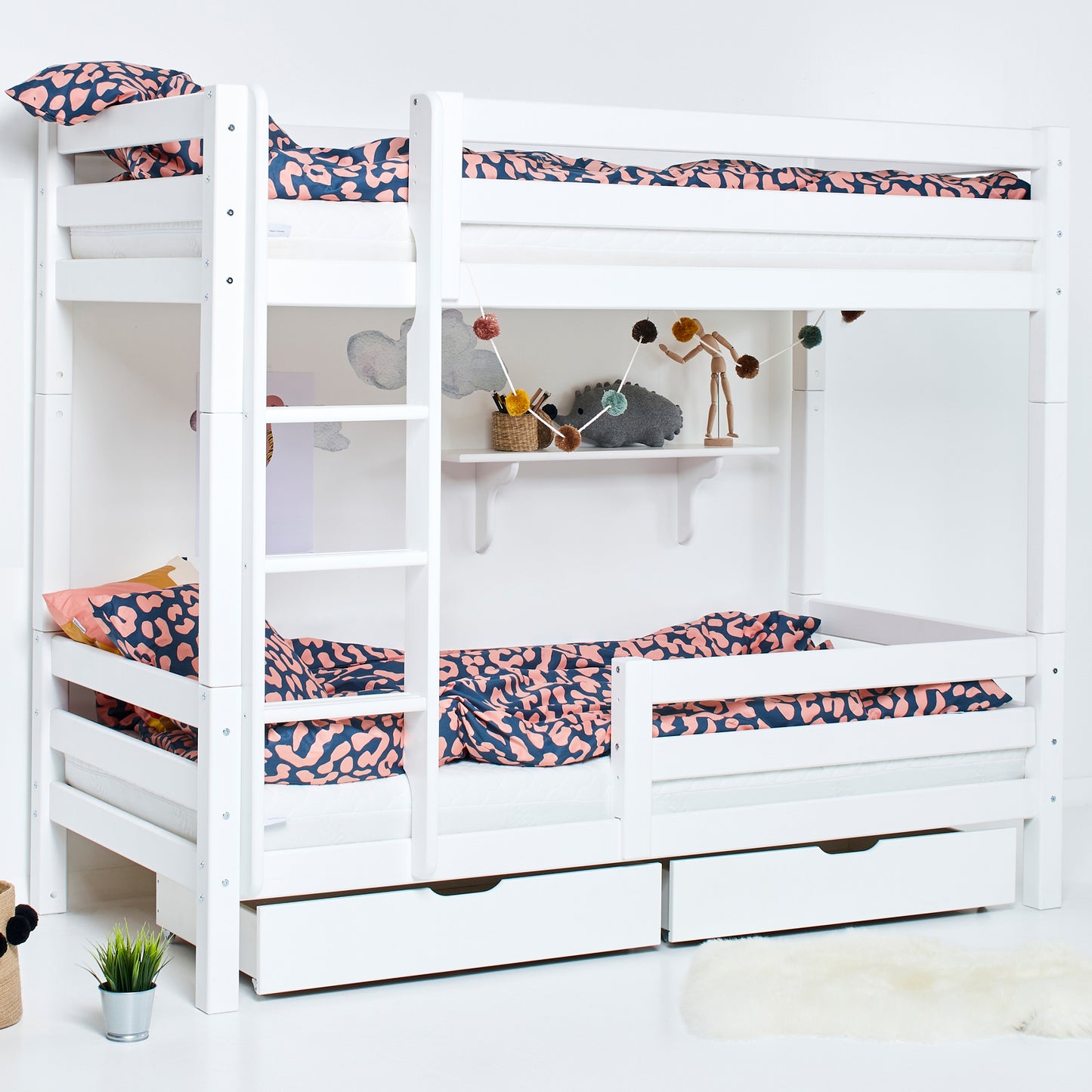 Hoppekids ECO Luxury high bunk bed with two bed rails, Flexible slat frame