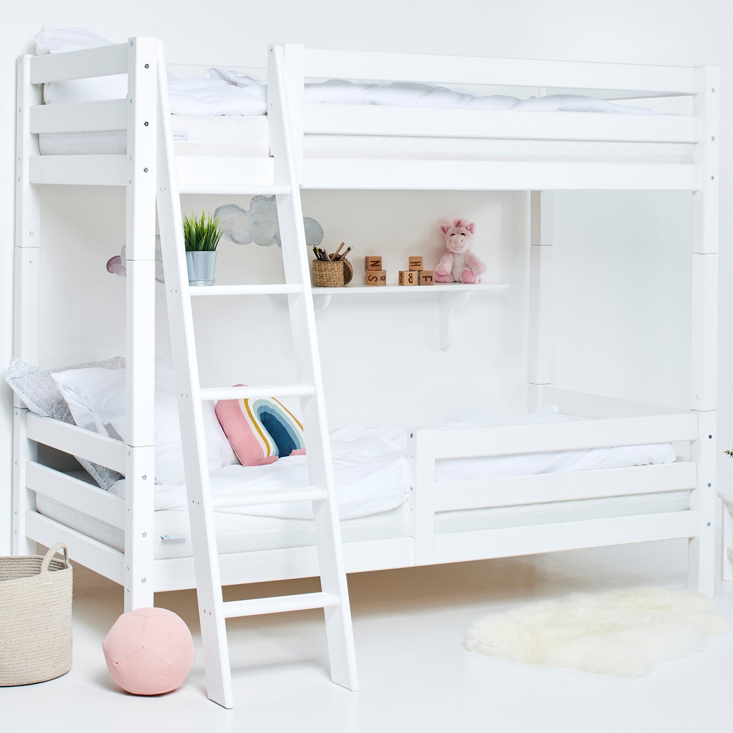 Hoppekids ECO Luxury high bunk bed with two bed rails and slanted ladder, Flexible slat frame