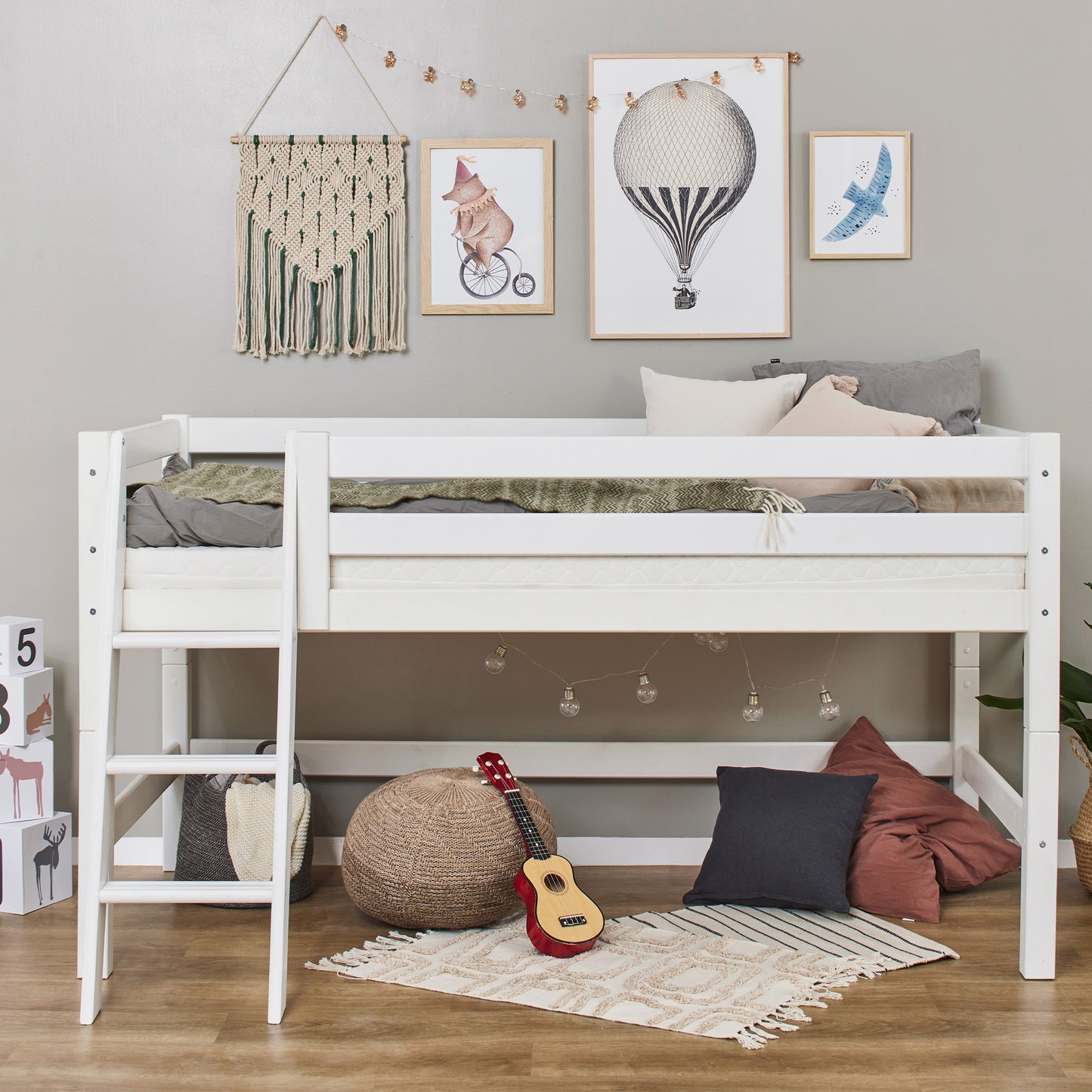 Hoppekids ECO Luxury half high bed with slanted ladder