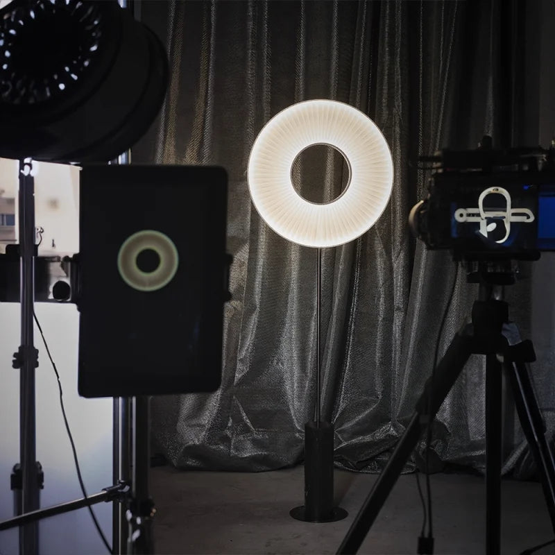 10 HEURES 10 Iris Totem Lampada da Terra LED