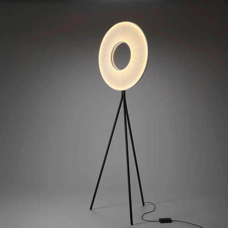 10 HEURES 10 Iris Tripod Lampada da Terra LED