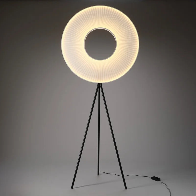 10 HEURES 10 Iris Tripod Lampada da Terra LED