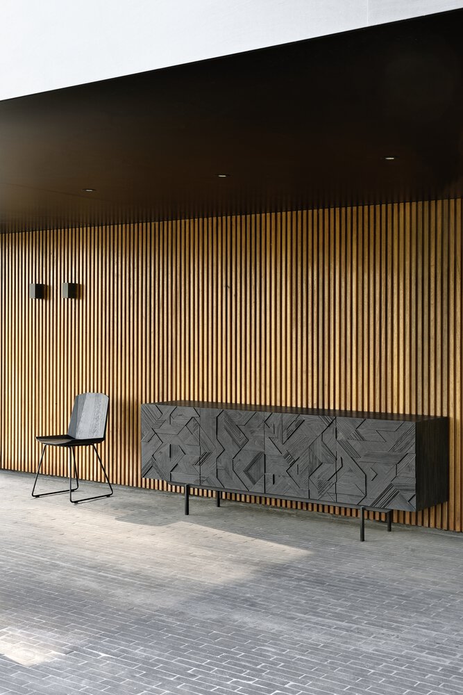 Credenza Graphic in Teck - 4 ante - nero - verniciato - ginardi arredamenti srl