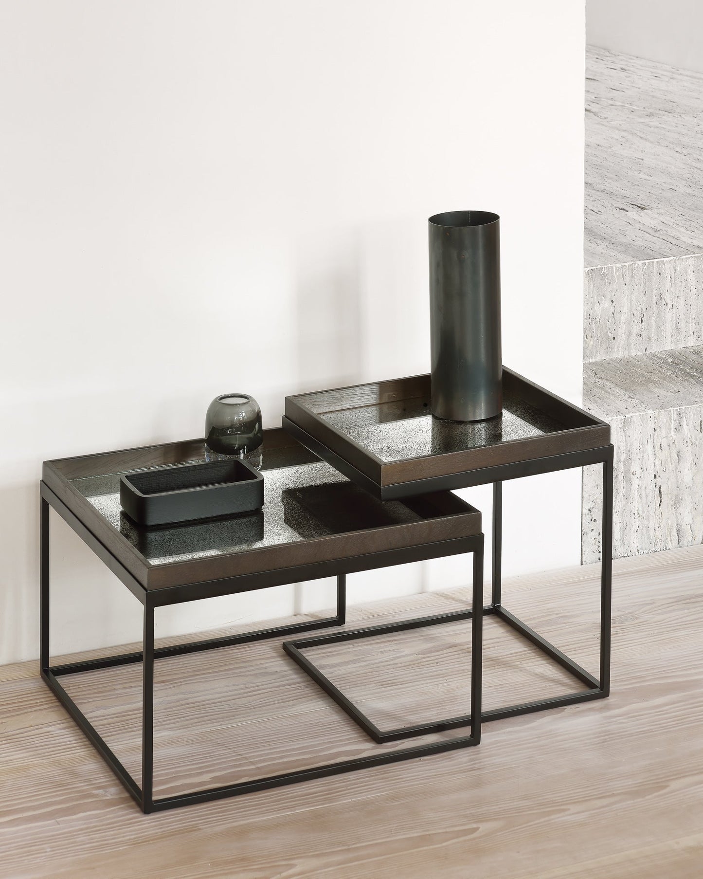 Tavolino vassoio quadrato - basso - set di S/L - verniciato (vassoi non inclusi)